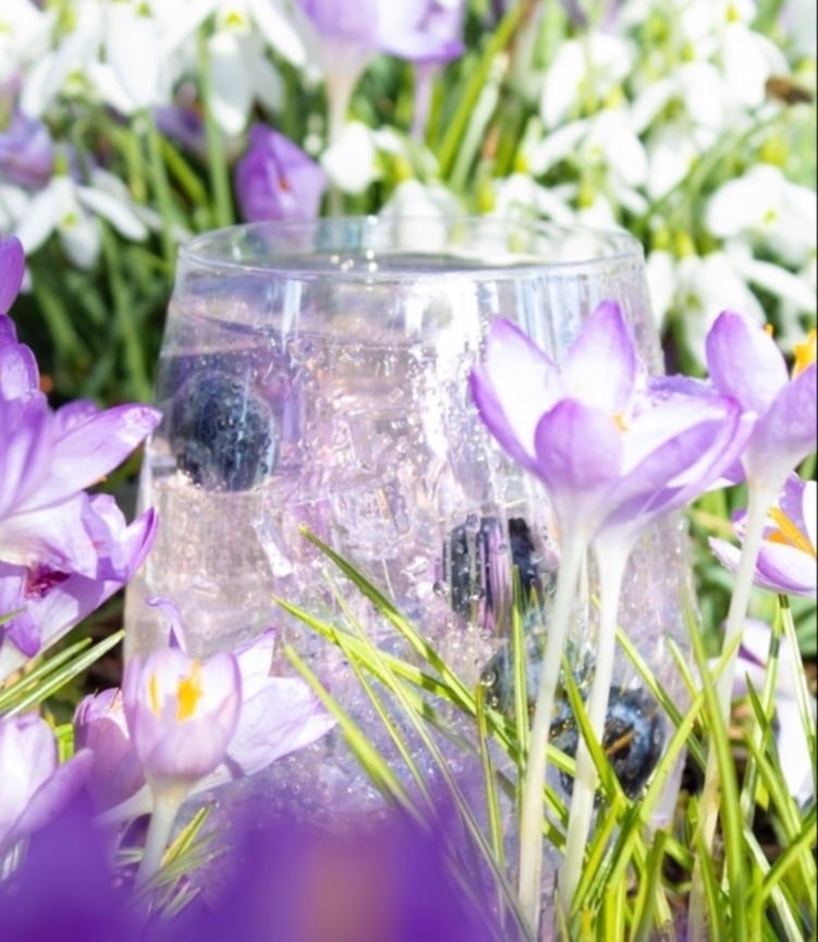 Natuurlijk glas met bloemen