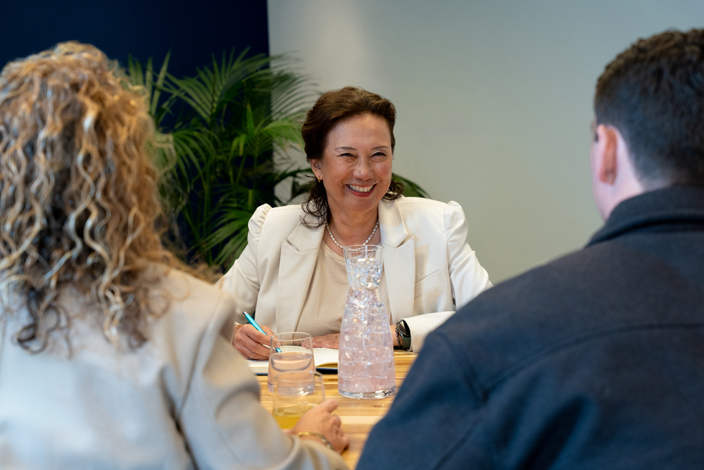 Water op kantoor tijdens meeting